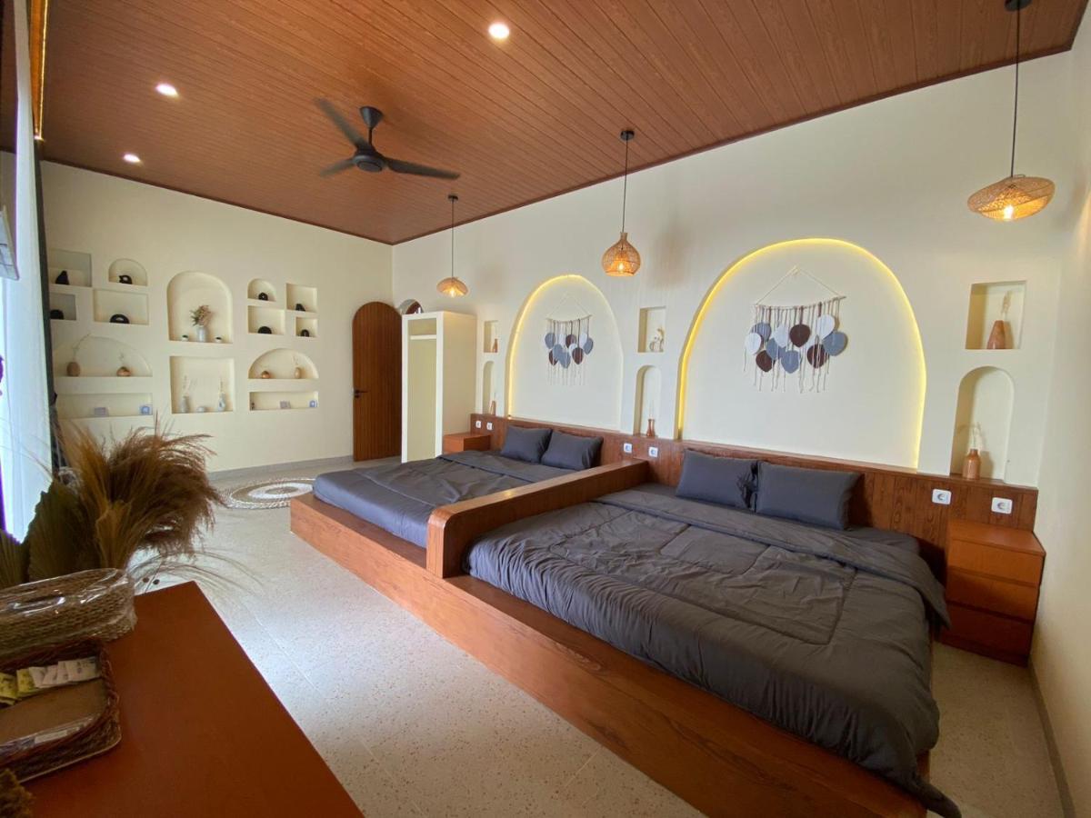 Azalea Room By The Anp Villas Cikundul Exterior photo
